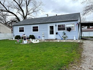 1703 Hedge Rd, Champaign, IL 61821