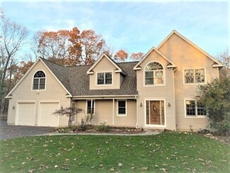 195 Rocky Rd, Whitinsville, MA 01588
