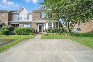 512 S Lake Cir, Chesapeake, VA 23322