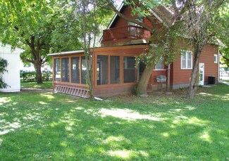 619 S 21st St, Council Bluffs, IA 51501