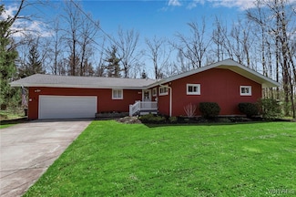 85 South Ln, Orchard Park, NY 14127
