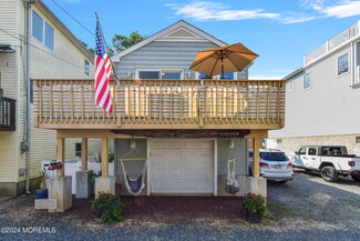 33 Gravelly Point Rd, Highlands, NJ 07732