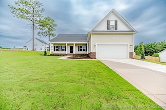 46 Poplar Dr, Spring Lake, NC 28390