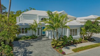 7782 Club Ln, Sarasota, FL 34238