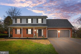 1560 Buttercup Dr, Chambersburg, PA 17202