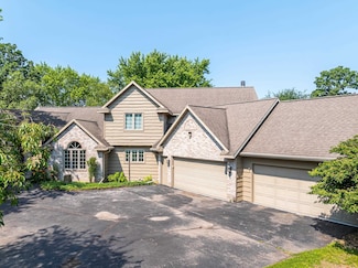 1749 Hawthorne Heights Dr, de Pere, WI 54115