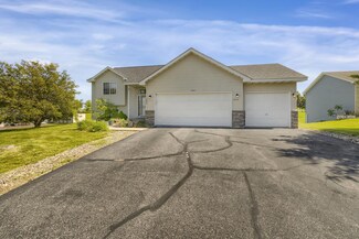 2242 Belfast St W, Rosemount, MN 55068