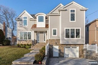 11 Lee Place, Bergenfield, NJ 07621