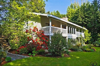 1211 88th Place NE, Clyde Hill, WA 98004