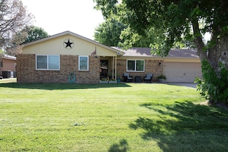 1100 Mills Ave, Dumas, TX 79029