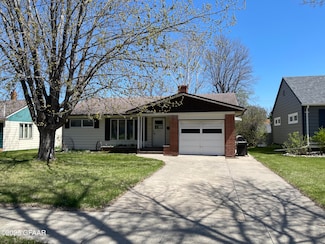120 Park Ave S, Park River, ND 58270