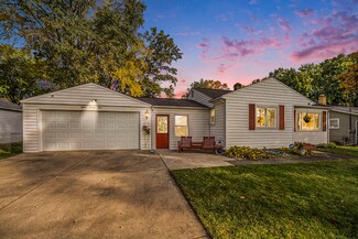 1523 Lake Ave, Portage, MI 49002