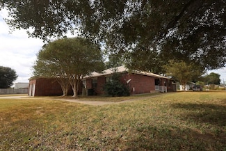1801 N Adams St, Beeville, TX 78102