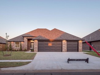 11812 Loren Brook Ln, Yukon, OK 73099
