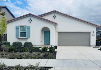 946 Osprey Dr, Lathrop, CA 95330