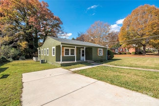 221 Magnolia St, Statesville, NC 28677