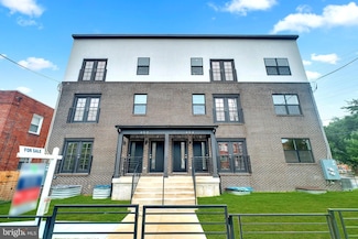 854 Xenia St SE Unit 1, Washington, DC 20032