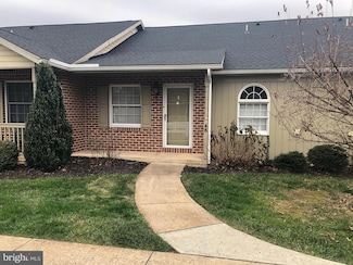 48 Strawberry Dr, Carlisle, PA 17013