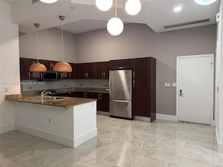 20000 E Country Club Dr Unit 104, Aventura, FL 33180