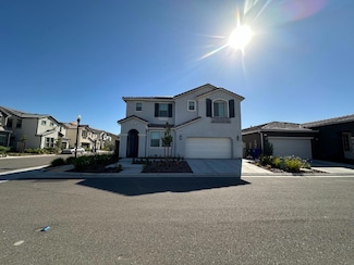 1462 E Via Giglio Dr, Fresno, CA 93730