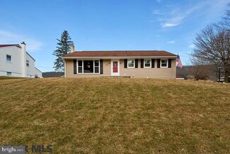 218 Hillcrest Ave, Millheim, PA 16854