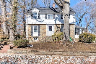 39 Pine Ridge Rd, Arlington, MA 02476