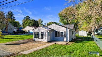 42576 N Lake Ave, Antioch, IL 60002