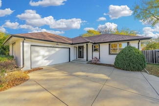 942 S Cooper St, Wichita, KS 67207