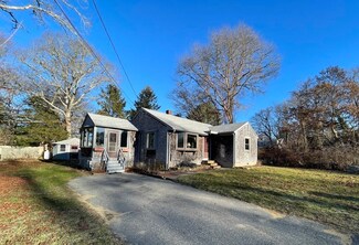 5 Juniper St, Mattapoisett, MA 02739