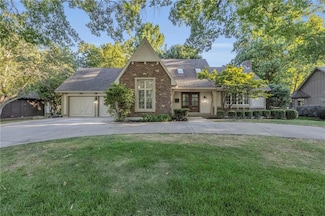 3217 W 83rd St, Leawood, KS 66206