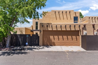 106 Calle Playa Del Sol NE, Albuquerque, NM 87109