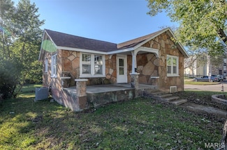 317 Read St, Lebanon, MO 65536