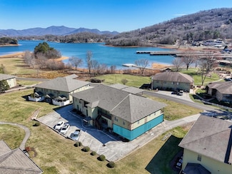 1649D Lakeview Dr, Young Harris, GA 30582