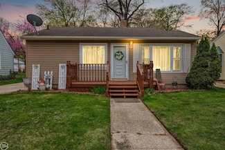 3313 Pine Grove Ave, Port Huron, MI 48060
