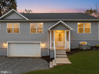 3281 Russel Run Rd, Locust Grove, VA 22508