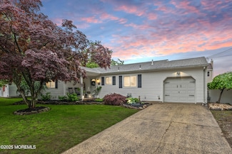 809 Broadway Blvd, Toms River, NJ 08757