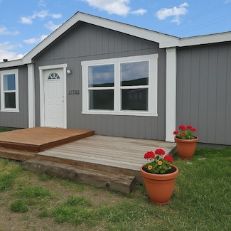 21762 4th Ave, Phippsburg, CO 80469
