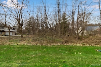 4710 Margaret Dr, Clarence, NY 14031