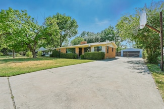 617 Ridgecrest Dr, Irving, TX 75060