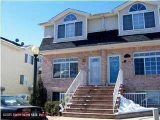 155 Darnell Ln, Staten Island, NY 10309
