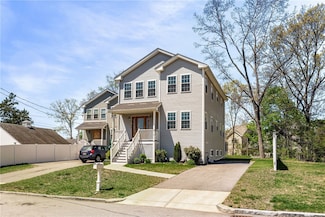 30 Groveland Ave, Providence, RI 02908