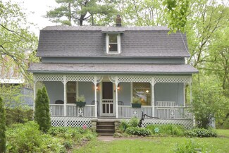 63901 41st St, Paw Paw, MI 49079