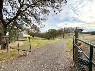 17825 Clearwater Dr, Red Bluff, CA 96080