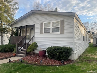 43251 Bonaparte Ave, Sterling Heights, MI 48314