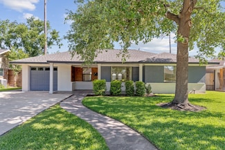 6422 Pineshade Ln, Houston, TX 77008