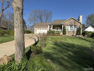 602 S Ballas Rd, Saint Louis, MO 63122