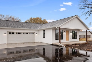 W5311 E Pioneer Rd, Fond Du Lac, WI 54935