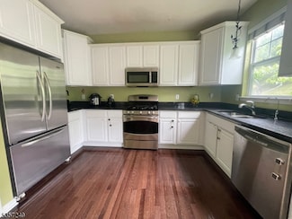 66 Indigo Rd, Hackettstown, NJ 07840