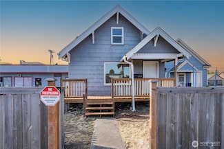 809 E 35th St, Tacoma, WA 98404