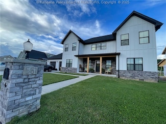 561 Rumer Station, Red House, WV 25168